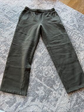 Aritzia Women's Olive Wide-Leg Sweatpants